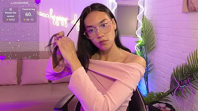 artemiss tay online show from 10/31/25, 05:53