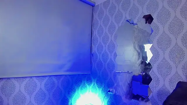 Snapshot of Twink_sensationx chatting on 01/08/26, 01:17 Twink sensationx online show from 01/08/26, 01:17