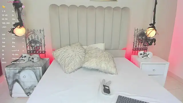 Dani rosse  online show from 10/31/25, 12:35