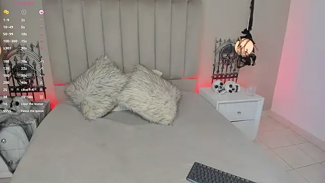 Dani rosse  online show from 10/26/25, 01:11