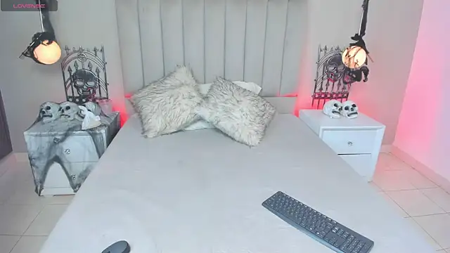 Dani rosse  online show from 10/27/25, 07:37