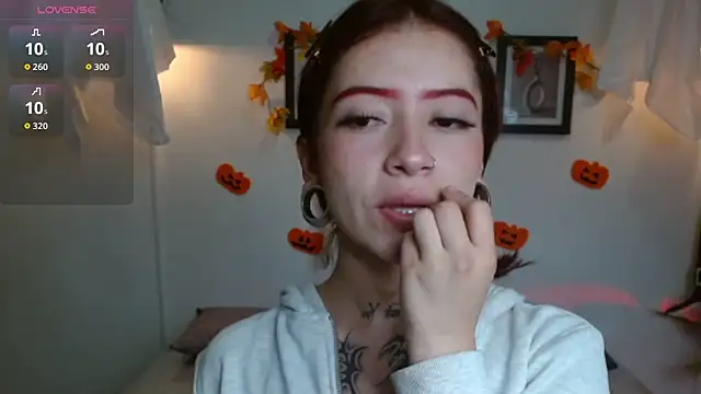 Snapshot of Evanss_lx chatting on 10/17/25, 12:51 Evanss lx online show from 10/17/25, 12:51