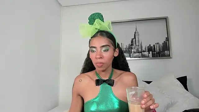 sarah ashbourne online show from 10/31/25, 04:20