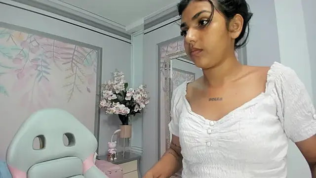Snapshot of Jessgarcia_ chatting on 10/08/25, 05:42 Jessgarcia online show from 10/08/25, 05:42