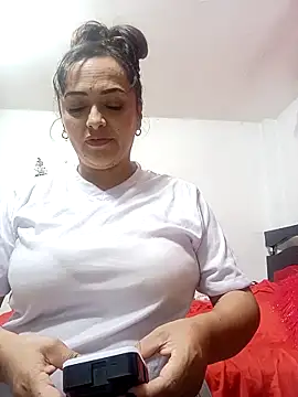 Snapshot of Lady_16 chatting on 10/22/25, 11:25 Lady 16 online show from 10/22/25, 11:25