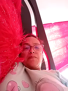 Snapshot of Lady_16 chatting on 11/10/25, 04:12 Lady 16 online show from 11/10/25, 04:12