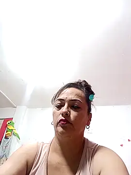 Snapshot of Lady_16 chatting on 10/25/25, 01:05 Lady 16 online show from 10/25/25, 01:05