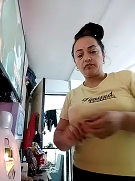 Snapshot of Lady_16 chatting on 11/09/25, 11:53 Lady 16 online show from 11/09/25, 11:53