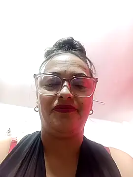 Snapshot of Lady_16 chatting on 10/28/25, 01:21 Lady 16 online show from 10/28/25, 01:21