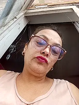 Lady 16 online show from 02/11/26, 03:34