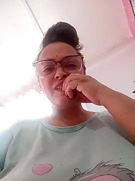 Snapshot of Lady_16 chatting on 11/11/25, 05:19 Lady 16 online show from 11/11/25, 05:19