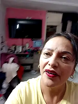 Snapshot of Lady_16 chatting on 11/16/25, 10:02 Lady 16 online show from 11/16/25, 10:02