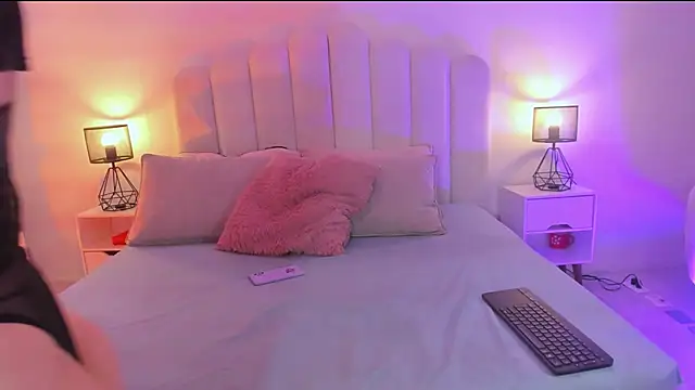 raven black  online show from 11/13/25, 12:31