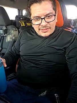 Snapshot of lucho8690 chatting on 10/24/25, 09:14 lucho8690 online show from 10/24/25, 09:14