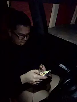 Snapshot of lucho8690 chatting on 01/13/26, 02:15 lucho8690 online show from 01/13/26, 02:15