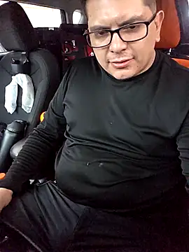 Snapshot of lucho8690 chatting on 09/23/25, 09:33 lucho8690 online show from 09/23/25, 09:33