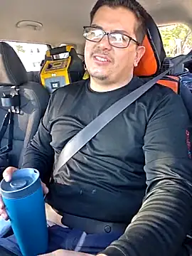 Snapshot of lucho8690 chatting on 10/13/25, 09:16 lucho8690 online show from 10/13/25, 09:16