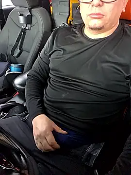 Snapshot of lucho8690 chatting on 10/28/25, 09:14 lucho8690 online show from 10/28/25, 09:14