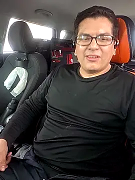 Snapshot of lucho8690 chatting on 09/15/25, 09:15 lucho8690 online show from 09/15/25, 09:15