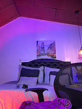 Eymmy 24 online show from 10/23/25, 02:10