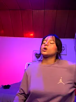 Eymmy 24 online show from 11/11/25, 03:23