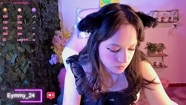 Snapshot of Eymmy_24 chatting on 06/07/26, 01:44 Eymmy 24 online show from 06/07/26, 01:44