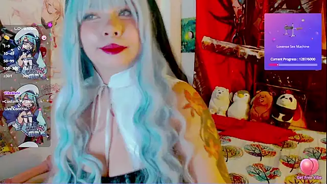 Snapshot of Lil-La chatting on 12/16/25, 02:49 Lil-La online show from 12/16/25, 02:49