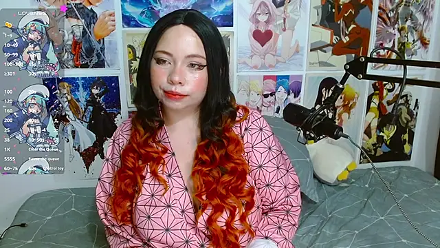 Snapshot of Lil-La chatting on 10/08/25, 11:23 Lil-La online show from 10/08/25, 11:23