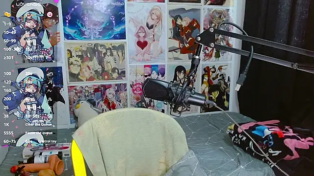 Snapshot of Lil-La chatting on 09/25/25, 12:00 Lil-La online show from 09/25/25, 12:00