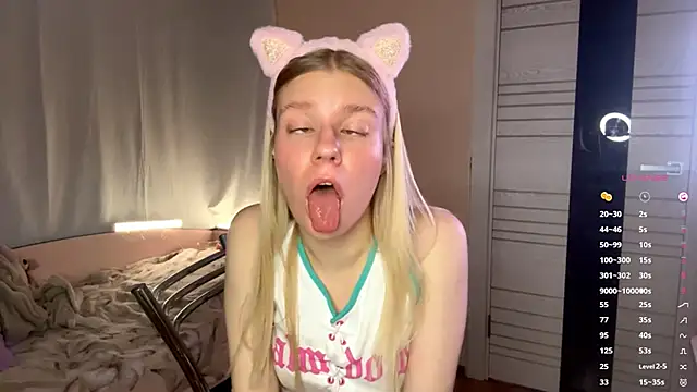 MaryjaneSpider online show from 10/22/25, 06:51