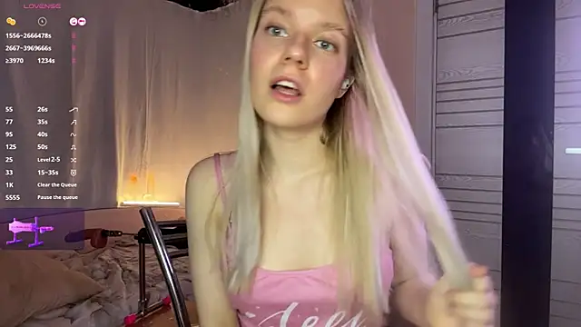 MaryjaneSpider online show from 12/17/25, 07:52