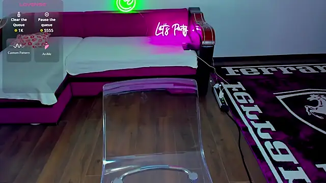 MiaKiittyy online show from 11/24/25, 01:05