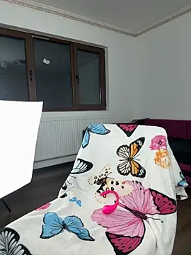 MiaKiittyy online show from 11/21/25, 01:04