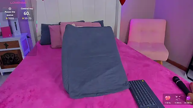 sarahyessica online show from 04/16/26, 09:39