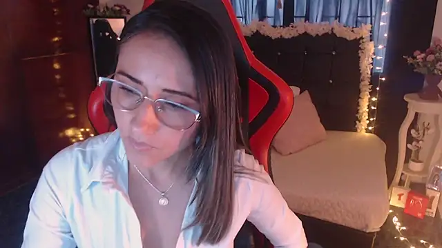Sofia-mel online show from 10/15/25, 02:47