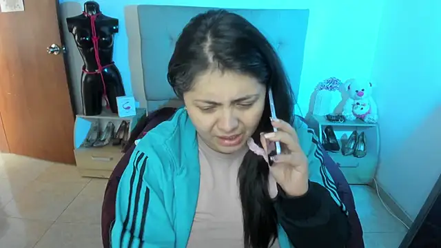 TifanyAmazinng online show from 12/15/25, 12:44