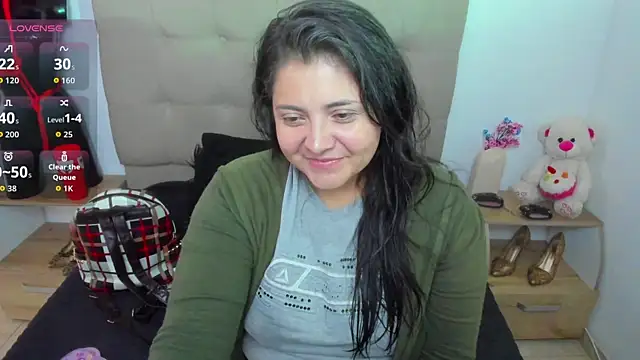 TifanyAmazinng online show from 11/04/25, 12:31