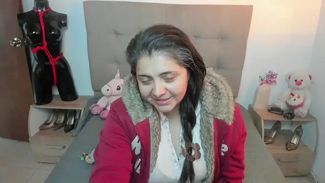 TifanyAmazinng online show from 11/11/25, 12:33