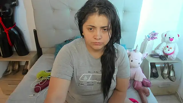 TifanyAmazinng online show from 11/27/25, 12:27