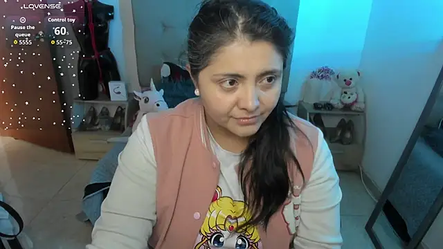 TifanyAmazinng online show from 12/17/25, 12:21