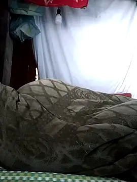 Snapshot of PhamPm70 chatting on 11/23/25, 12:37 PhamPm70 online show from 11/23/25, 12:37