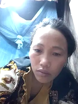 Snapshot of PhamPm70 chatting on 12/20/25, 09:50 PhamPm70 online show from 12/20/25, 09:50