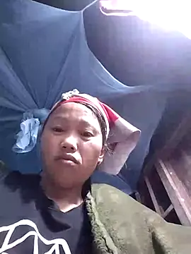 Snapshot of PhamPm70 chatting on 11/19/25, 05:35 PhamPm70 online show from 11/19/25, 05:35