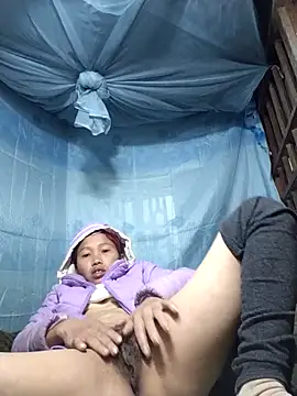 Snapshot of PhamPm70 chatting on 11/29/25, 11:27 PhamPm70 online show from 11/29/25, 11:27