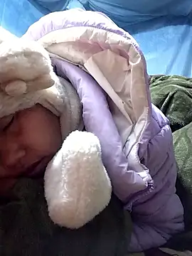 Snapshot of PhamPm70 chatting on 01/05/26, 06:00 PhamPm70 online show from 01/05/26, 06:00