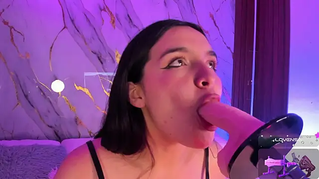 alicecute77 online show from 11/18/25, 02:27