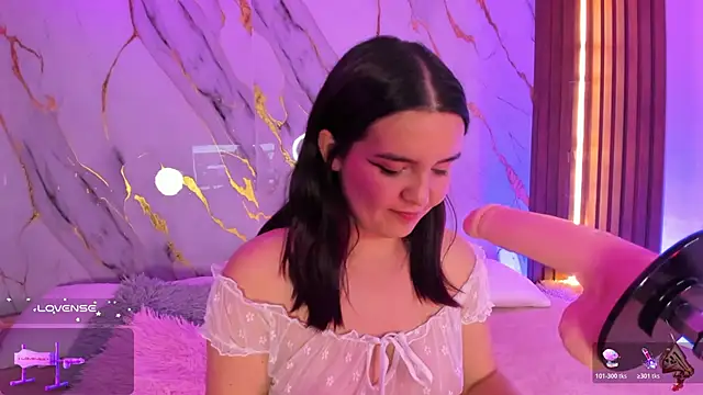 alicecute77 online show from 10/28/25, 02:34