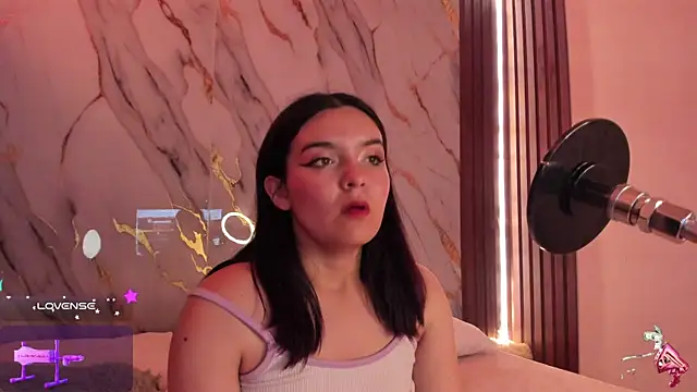 alicecute77 online show from 10/13/25, 02:24