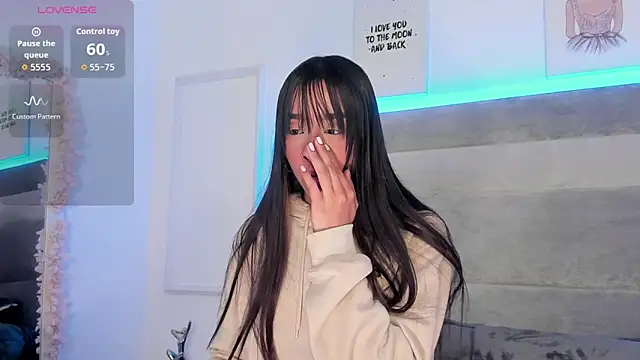 Aleja ruizz online show from 09/25/25, 08:31