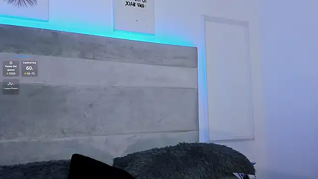 Aleja ruizz online show from 11/18/25, 08:28